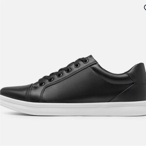 New Bruno Marc men’s sneakers size 9